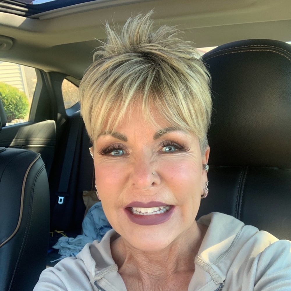 Meet your Posher, Lori